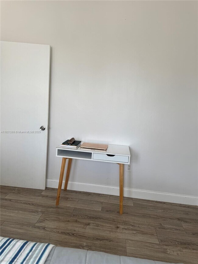 Building Photo - 536 14th St