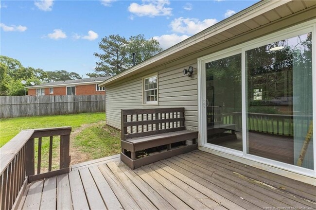 Building Photo - 7606 Sable Dr