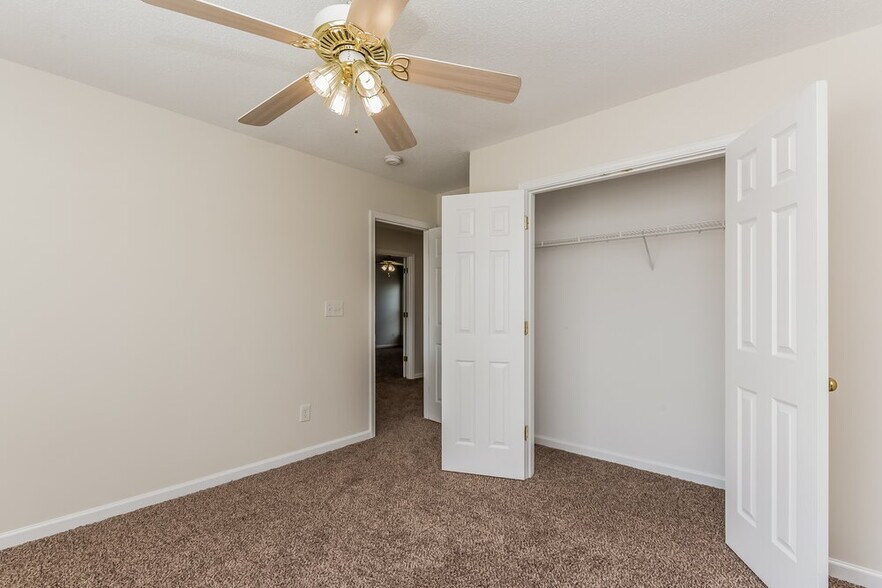 Building Photo - 1036 Meadowbrook Ln SW