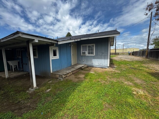 Building Photo - CHECK OUT THIS LOVELY HOME & APPLY TODAY!