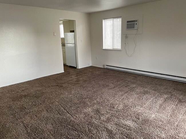 Building Photo - Duplex For Rent / WSG INCLUDED!!!