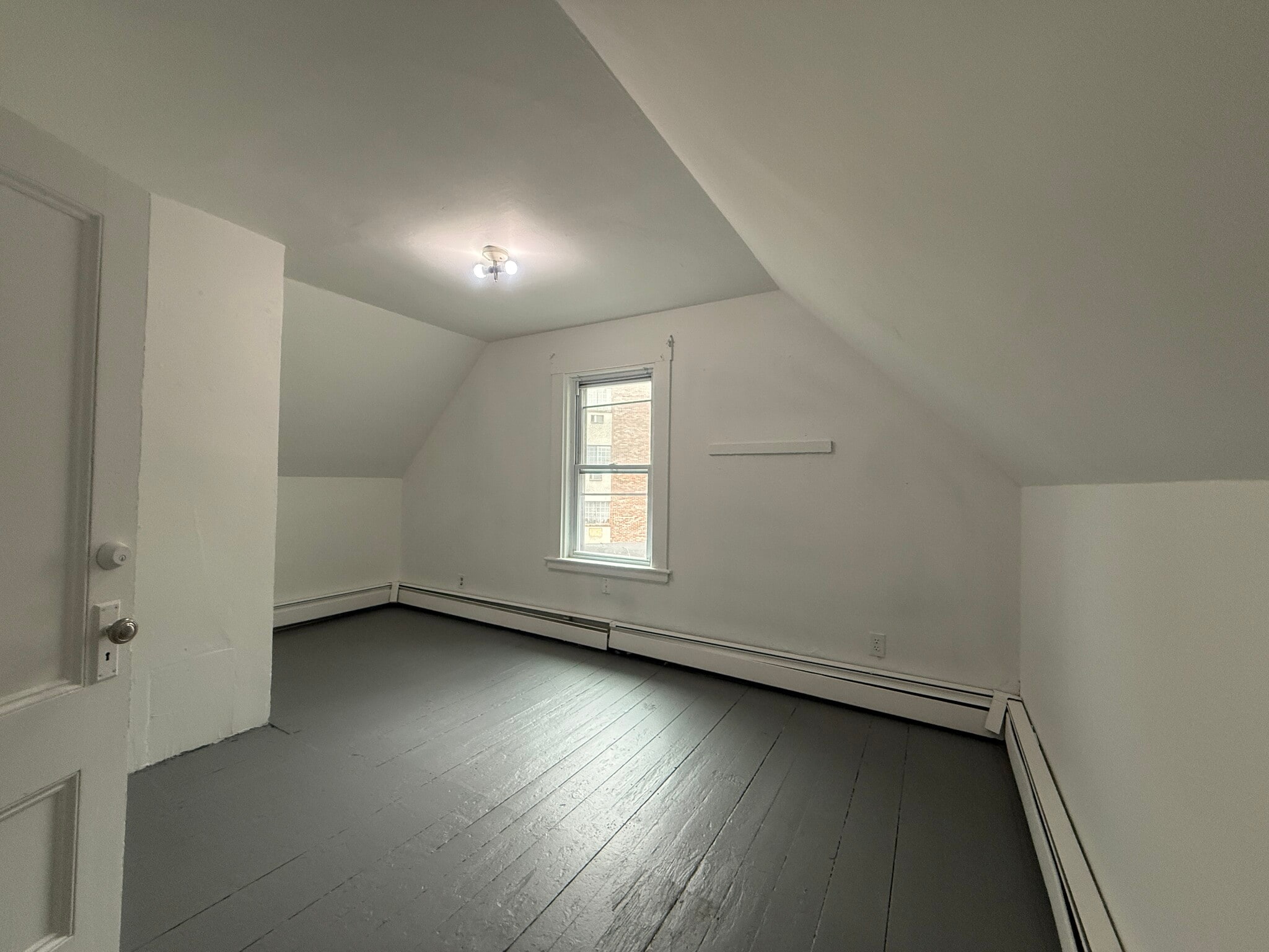 Building Photo - 509 Medford St
