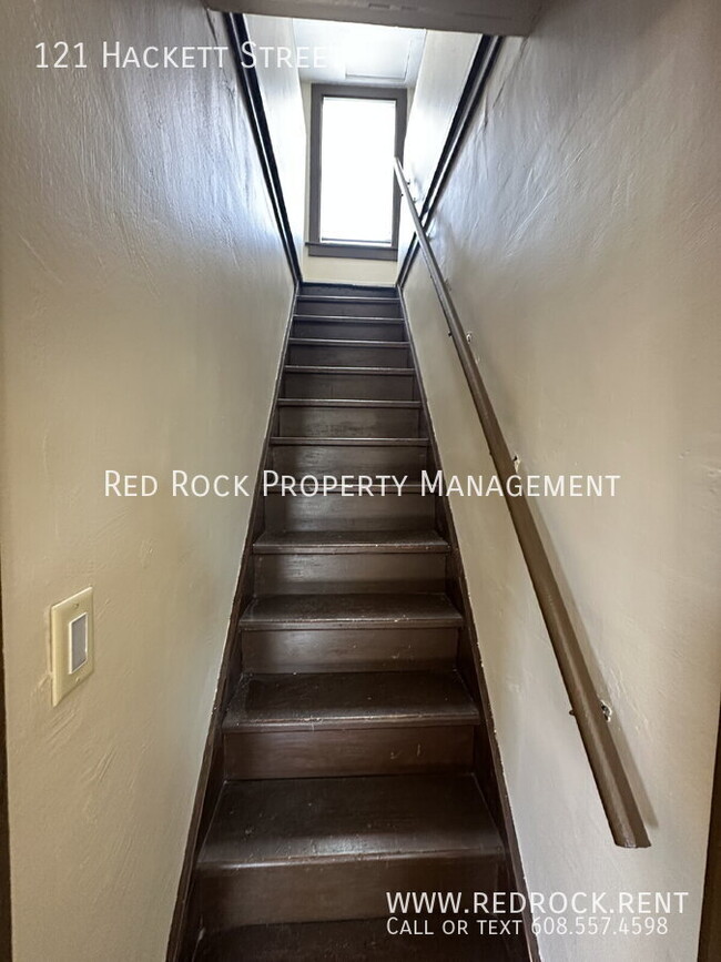 Building Photo - 121 Hackett St