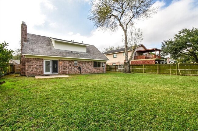 Building Photo - 2110 Whiteback Dr