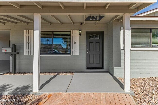 Building Photo - 220 E McKinley St