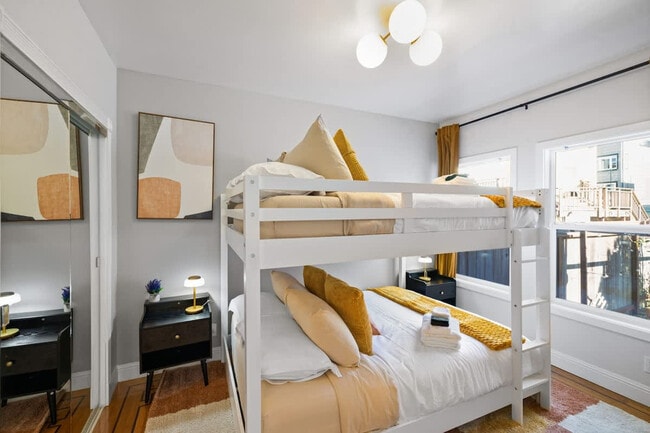 Building Photo - 2216 18th Ave