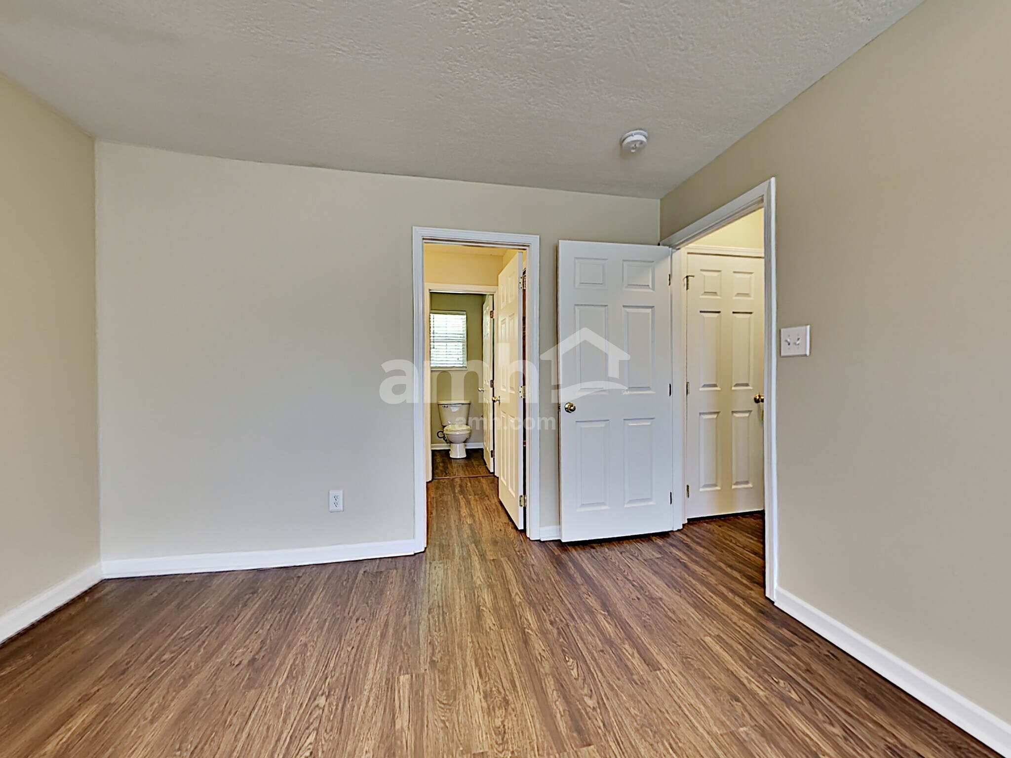 Building Photo - 4417 Oakbank Ln