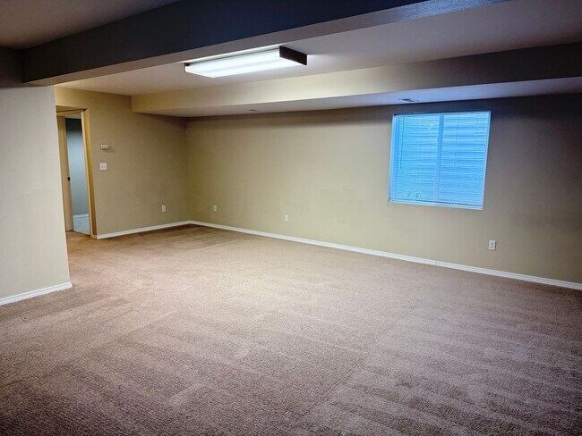 Building Photo - 12553 Catch Pen Rd