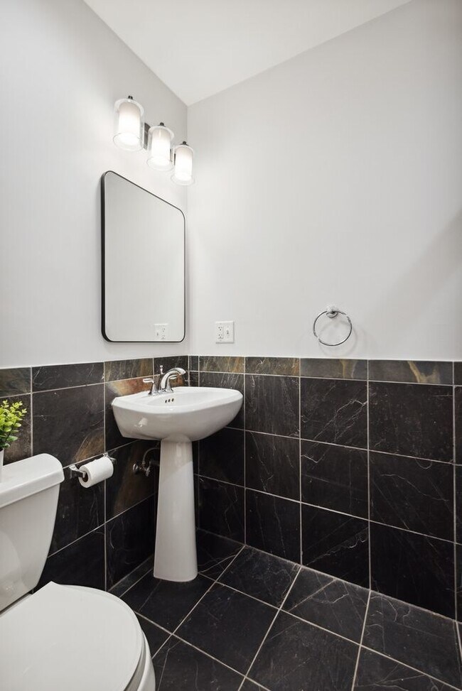 Building Photo - 821 W Superior St