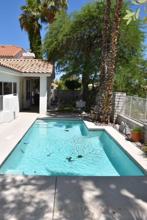 Building Photo - Gorgeous 4 bedroom single story home with ...