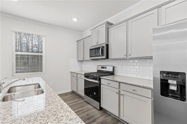 Building Photo - 5370 Swan Ln