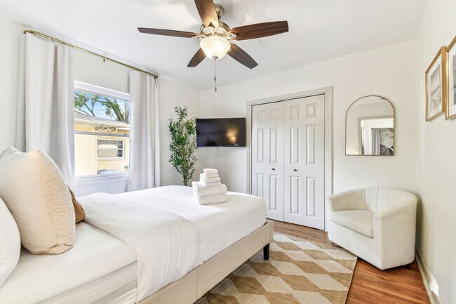 Building Photo - 1107 W Braddock St