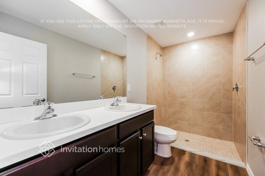 Building Photo - 402 Kostner St