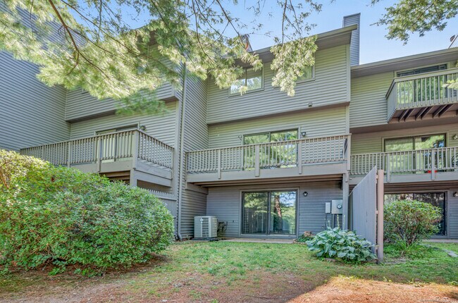 Building Photo - 250 Conestoga Way