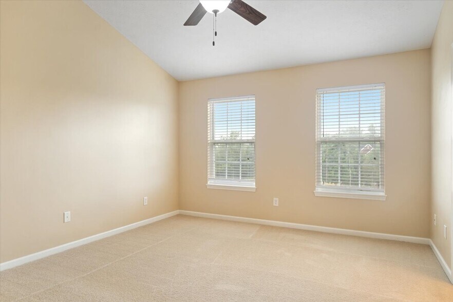 Building Photo - 13310 Golden Gate Dr W
