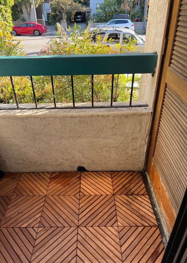 Building Photo - Golden Hill Gem: Spacious Furnished 2BR with City Convenience