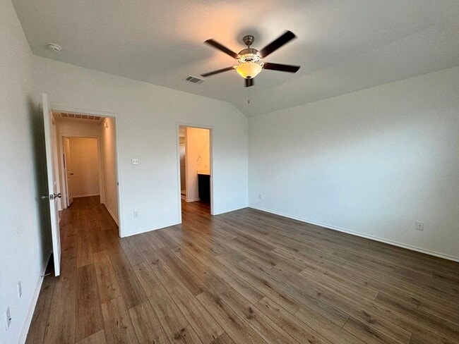 Building Photo - 208 Magione St