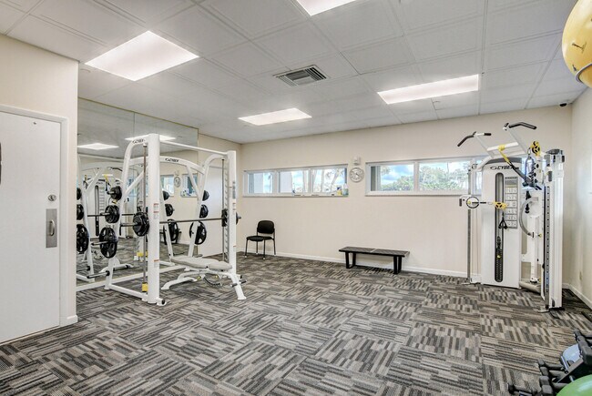 Building Photo - 4301 N Ocean Blvd