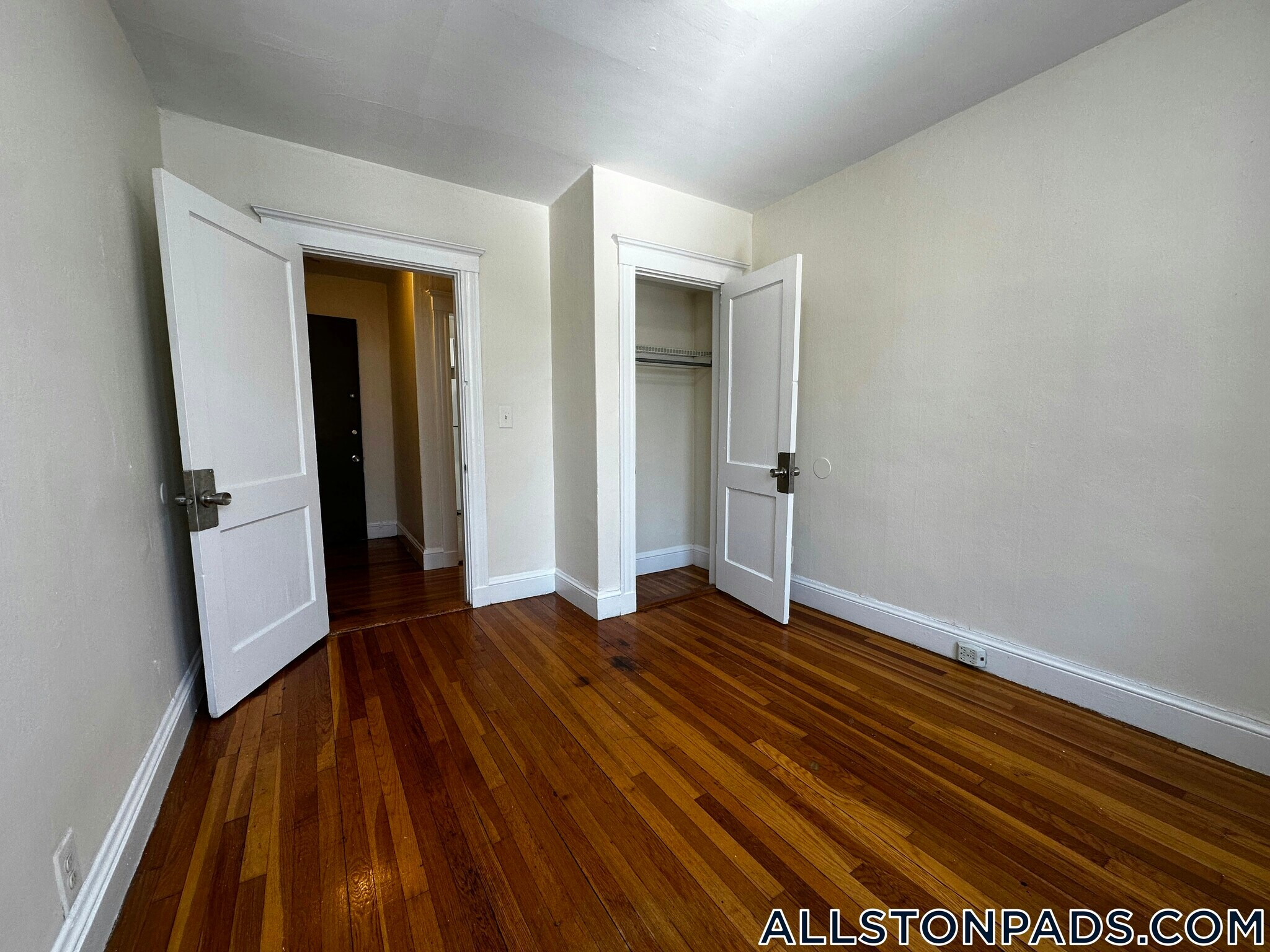 Building Photo - 5 Barrows St