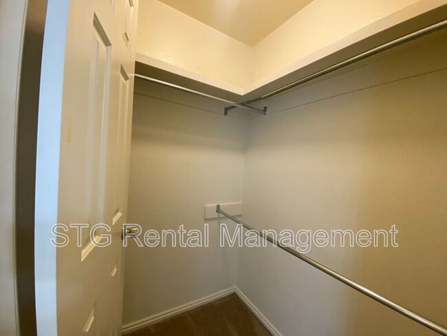 Building Photo - 777 S 400 E