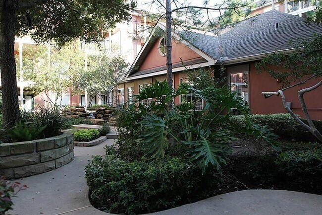 Building Photo - 2400 McCue Rd