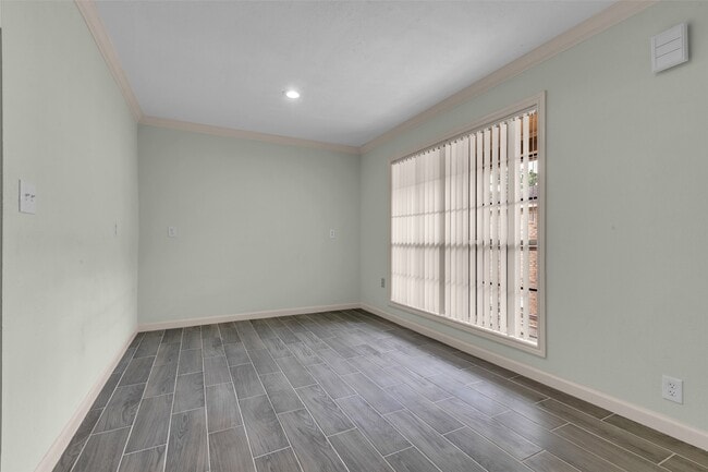 Building Photo - 1311 Antoine Dr