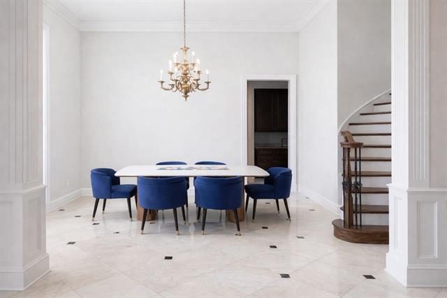 Building Photo - 5933 King William Dr