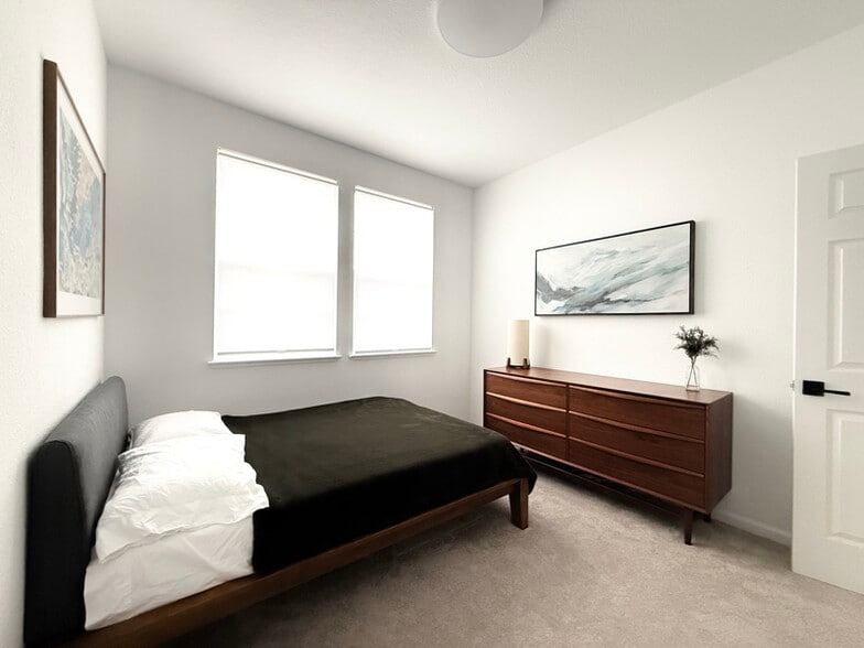 Building Photo - 640 Granite Ln