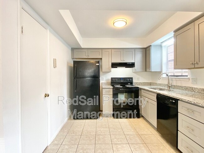 Building Photo - 393 Jury Ln