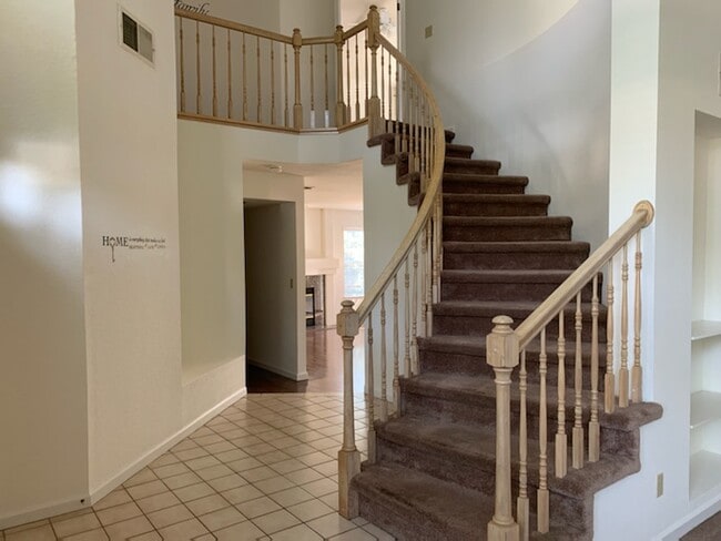 Building Photo - 1709 Evergreen Dr