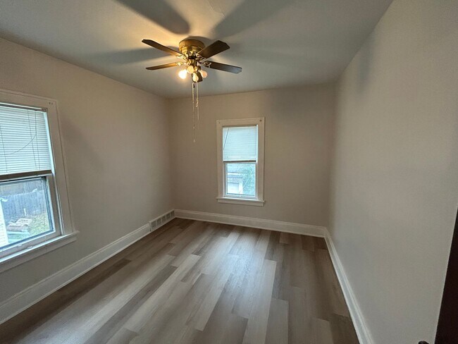 Building Photo - 4319 Stickney Ave