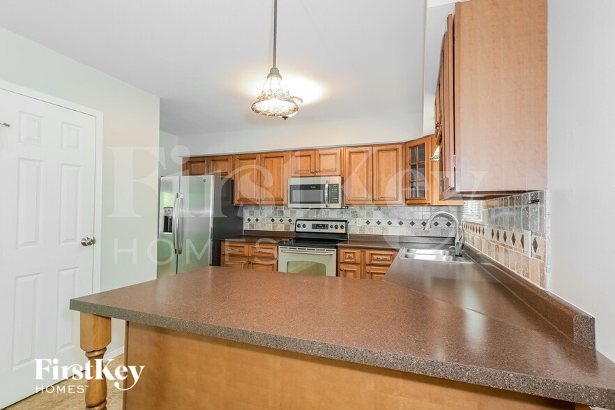 Building Photo - 382 Beaver Lake Dr