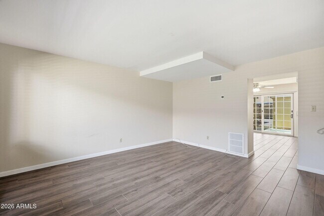 Building Photo - 3937 S Mill Ave