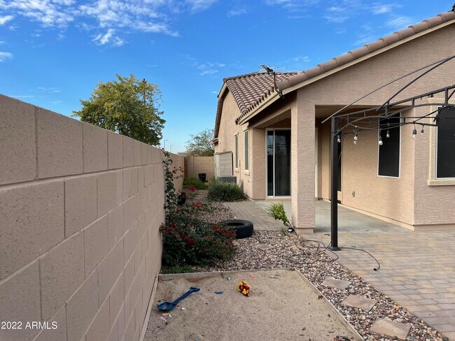 Building Photo - 69 S 195th Ln