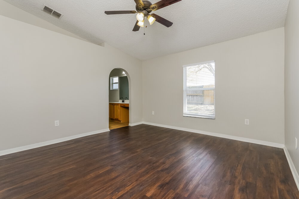Building Photo - 15922 Wilkinson Dr