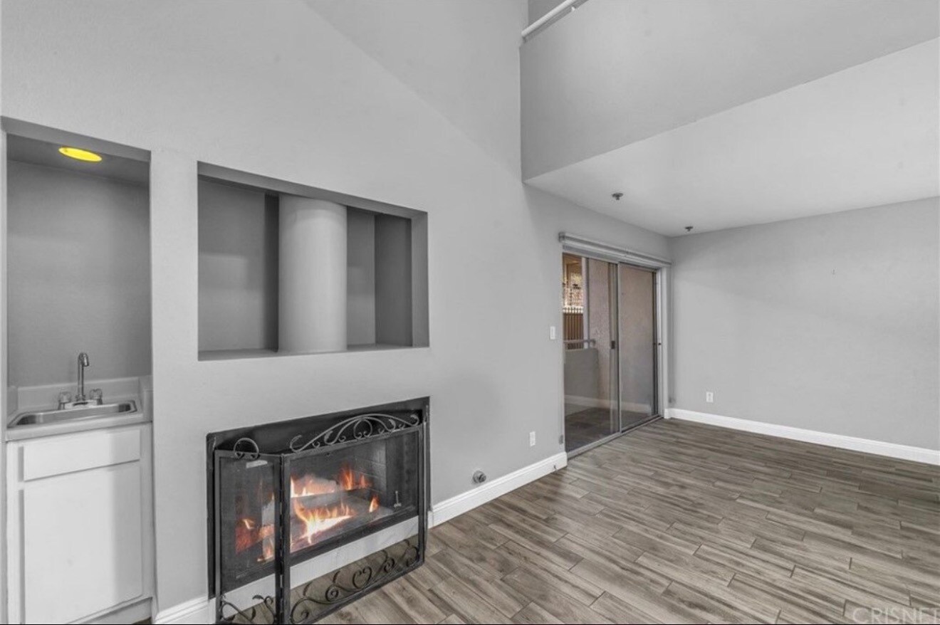 Building Photo - 6036 Hazelhurst Pl