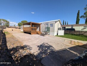 Building Photo - 1052 Macadamia Cir