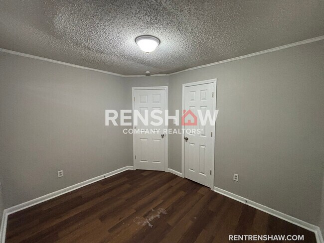 Building Photo - 1242 Airways Blvd