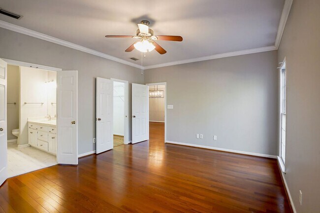 Building Photo - Vestavia Hills - cute and ready to move in NOW!