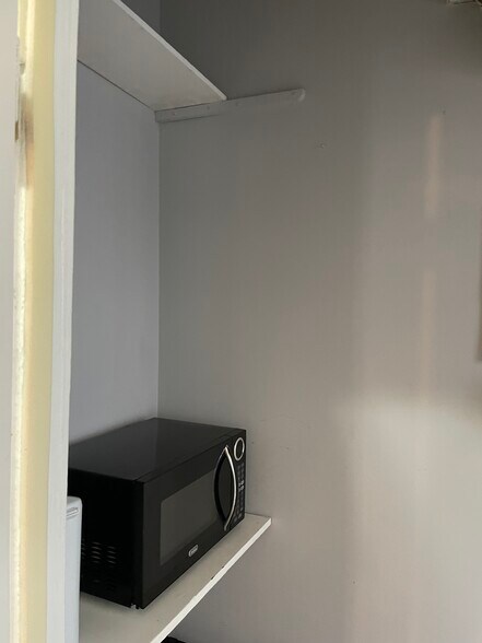 Building Photo - 1243 N Edgemont St