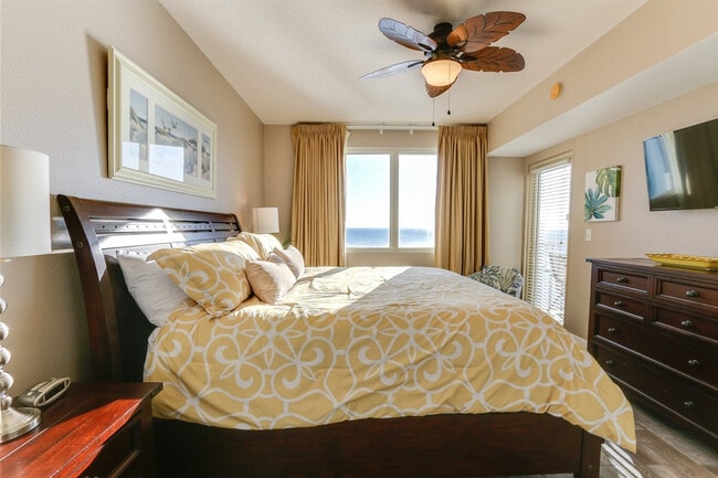 Building Photo - 9900 S Thomas Dr