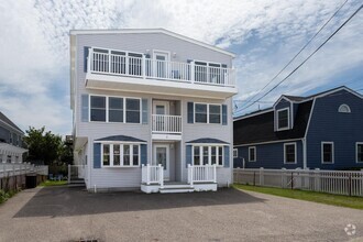 Building Photo - 2 Groveland St