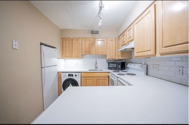 Primary Photo - 4332 Maryland Ave