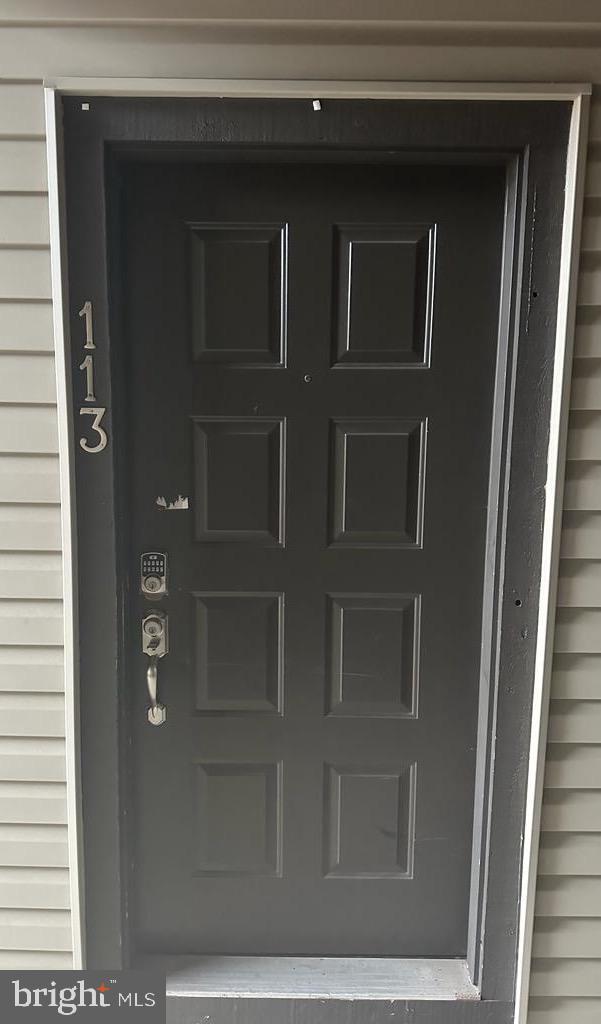 Building Photo - 113 The Woods