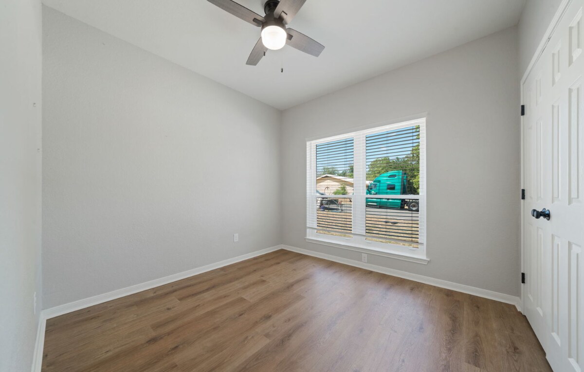 Building Photo - 521 Clearfield Dr