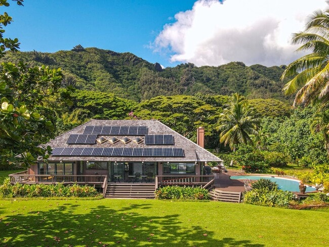 Building Photo - 49-51 Kamehameha Hwy