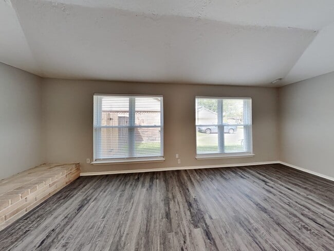 Building Photo - 209 Greenshire Dr