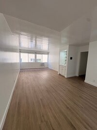 Building Photo - 1825 N Gramercy Pl