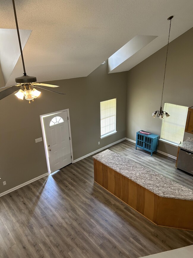 Building Photo - 541 Melton Dr