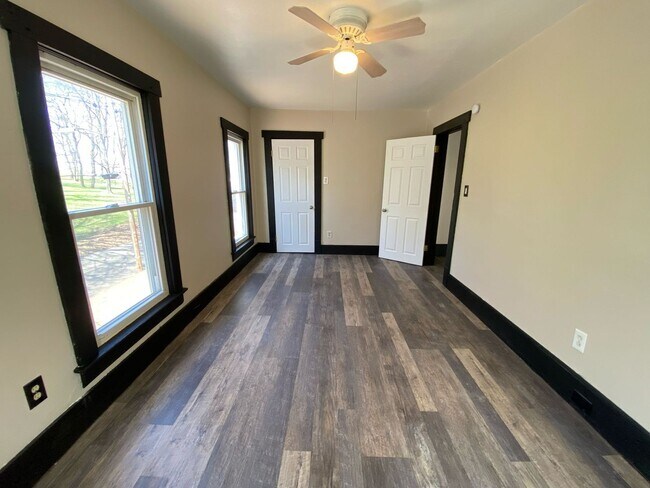 Building Photo - Updated 3-Bed on a Quiet Dead-End Street —...